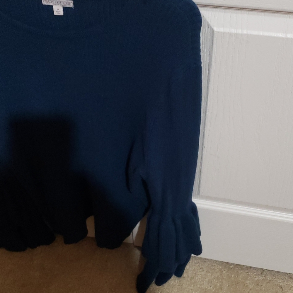 Sweater - Picture 3 of 4